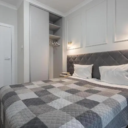 Urban Chic - Mennica Luxury For 10 Guests In Lejlighed