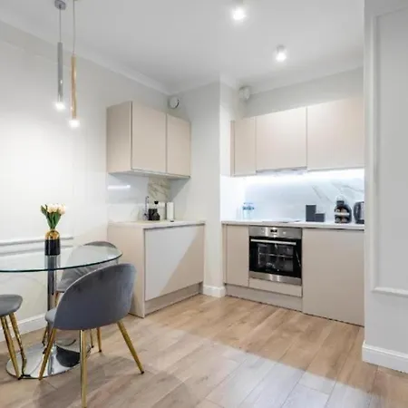 아파트 Urban Chic - Mennica Luxury For 10 Guests In 바르샤바